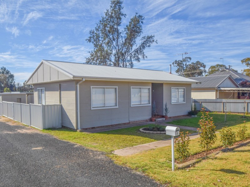 3 Allanan Street, Young NSW 2594