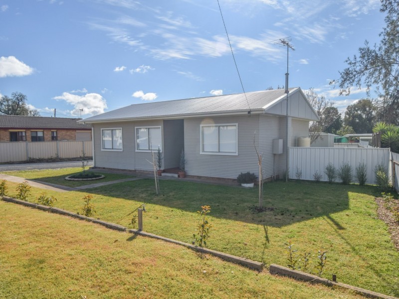 3 Allanan Street, Young NSW 2594