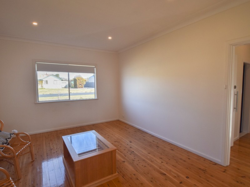 3 Allanan Street, Young NSW 2594