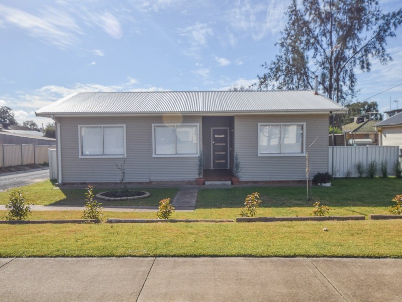 3 Allanan Street, Young NSW 2594