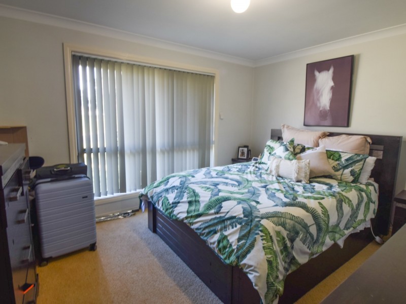 7 Hargreaves Crescent, Young NSW 2594