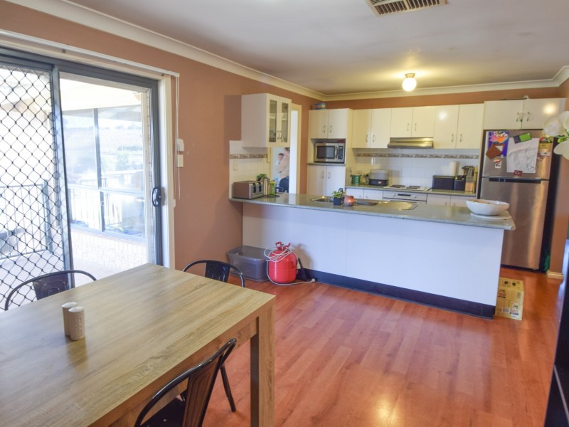 7 Hargreaves Crescent, Young NSW 2594