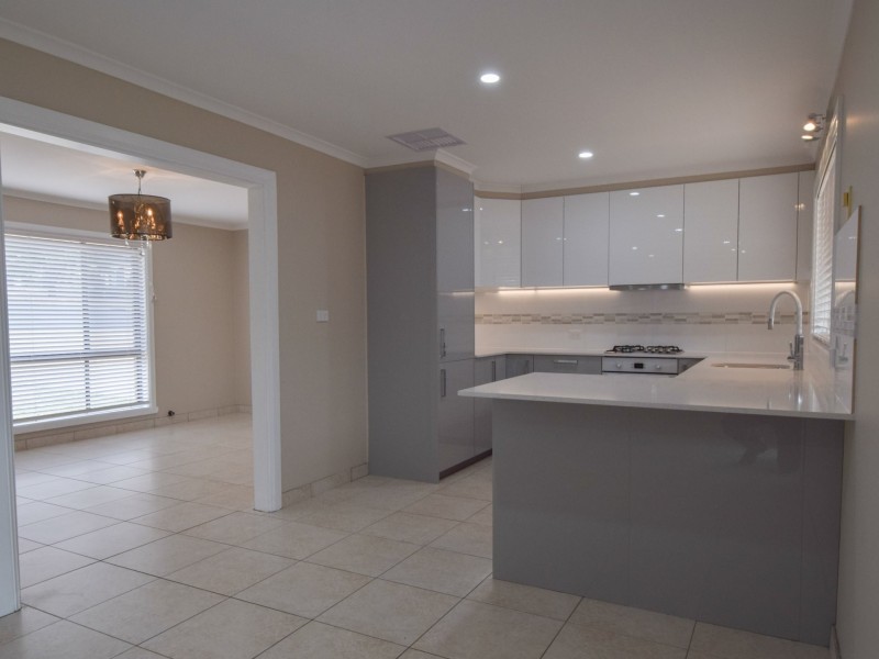 5 Earl Street, Young NSW 2594