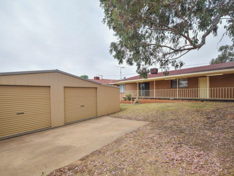 5 Earl Street, Young NSW 2594