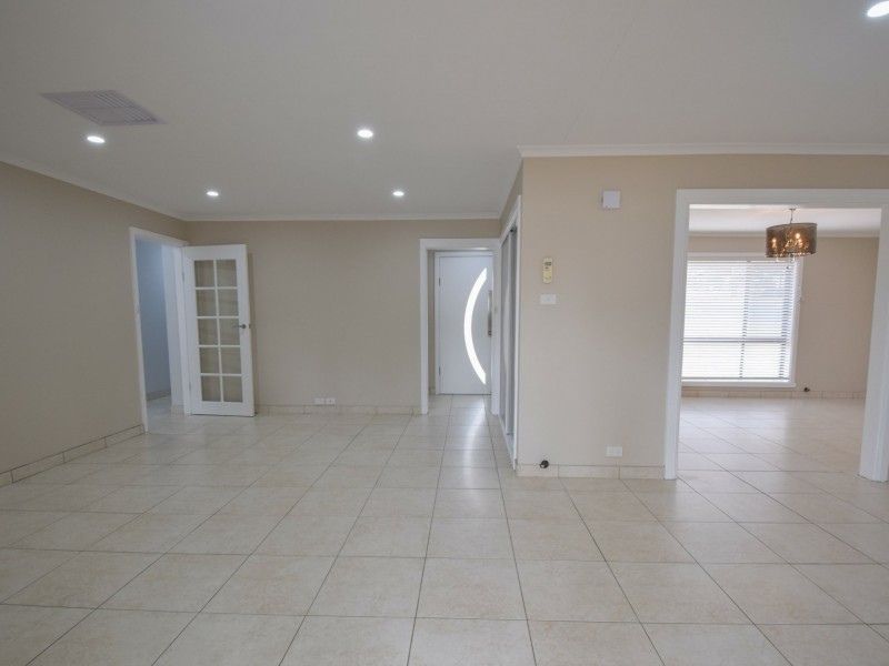 5 Earl Street, Young NSW 2594