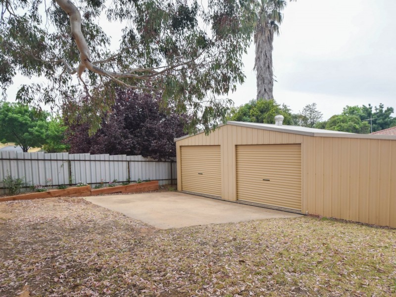 5 Earl Street, Young NSW 2594