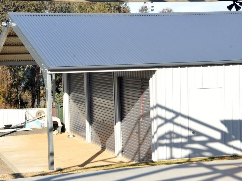 24 Jordan Place, Young NSW 2594