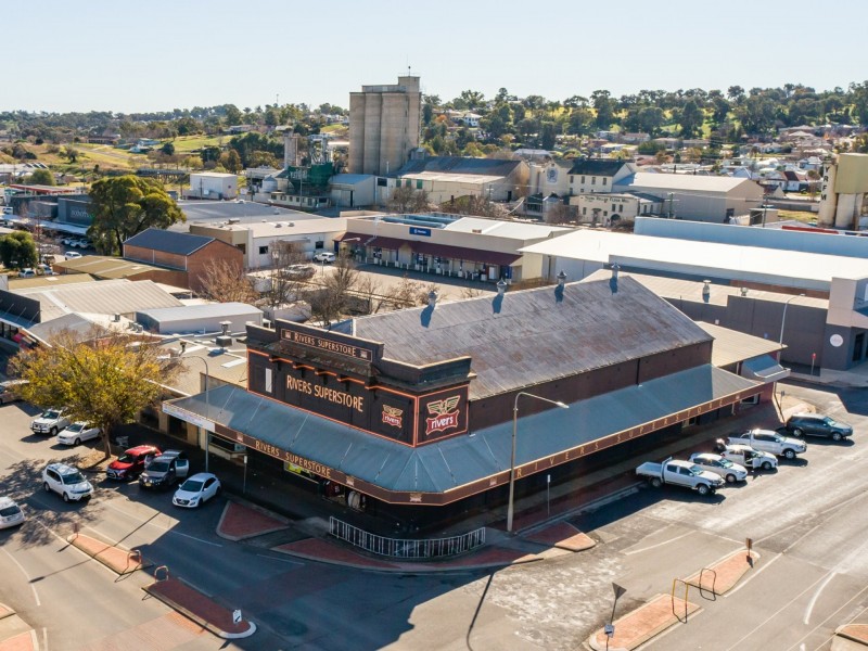 241 Boorowa Street, Young NSW 2594