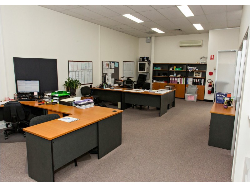 241 Boorowa Street, Young NSW 2594