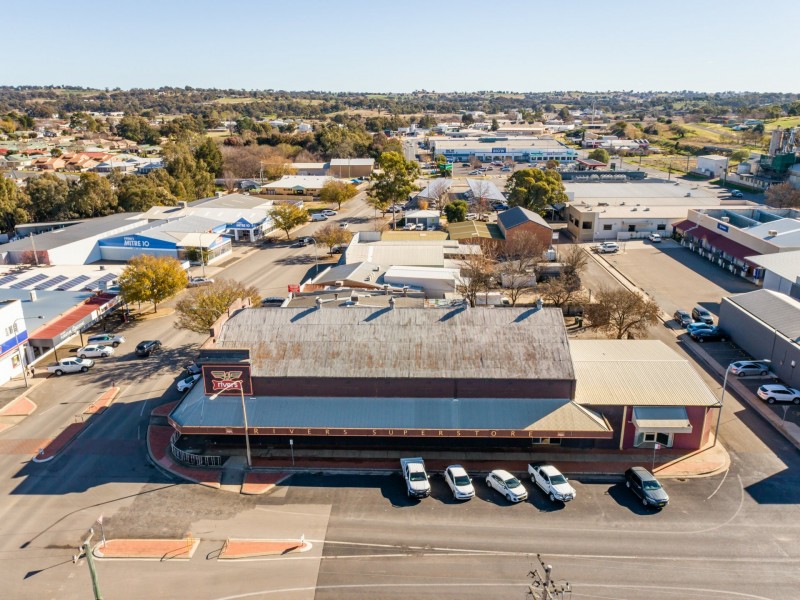 241 Boorowa Street, Young NSW 2594