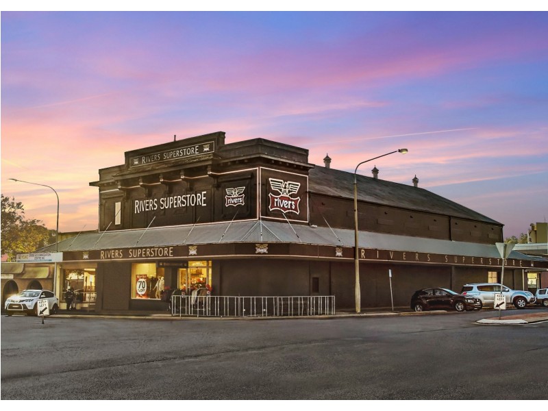 241 Boorowa Street, Young NSW 2594