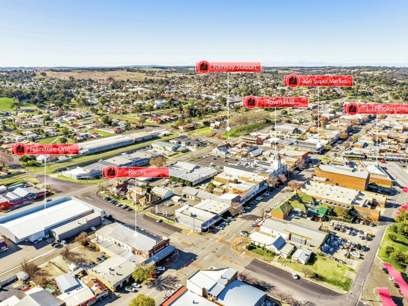 241 Boorowa Street, Young NSW 2594