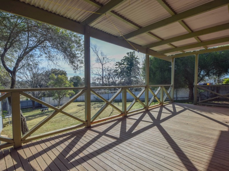 13 Milong Street, Young NSW 2594