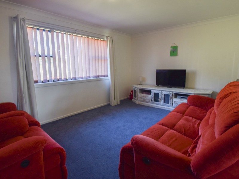 13 Milong Street, Young NSW 2594