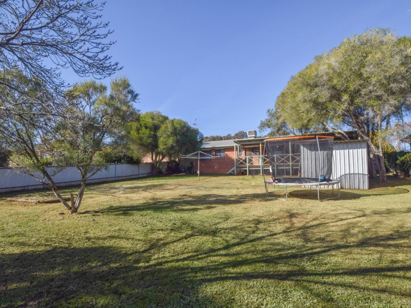 13 Milong Street, Young NSW 2594