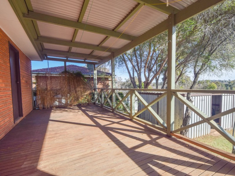 13 Milong Street, Young NSW 2594