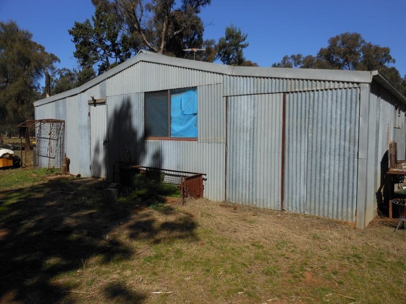 26 Longhurst Rd, Young NSW 2594