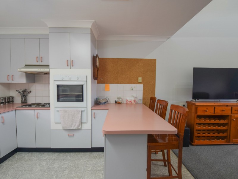 2/23 Thornhill Street, Young NSW 2594