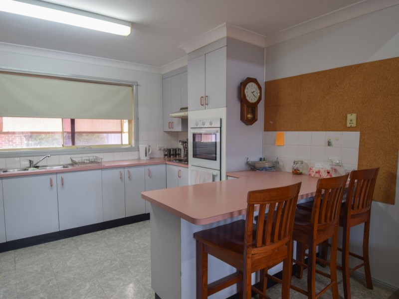 2/23 Thornhill Street, Young NSW 2594