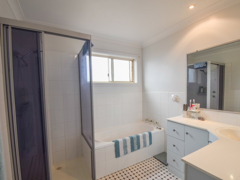 2/23 Thornhill Street, Young NSW 2594