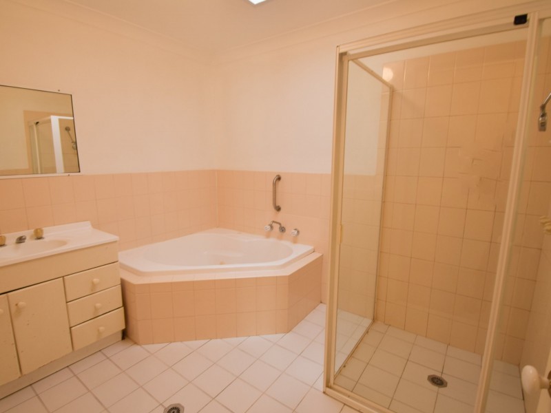 Unit 2/77 Thornhill Street, Young NSW 2594