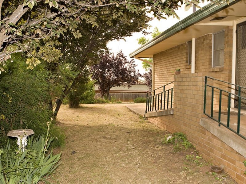 56 NASMYTH STREET, Young NSW 2594