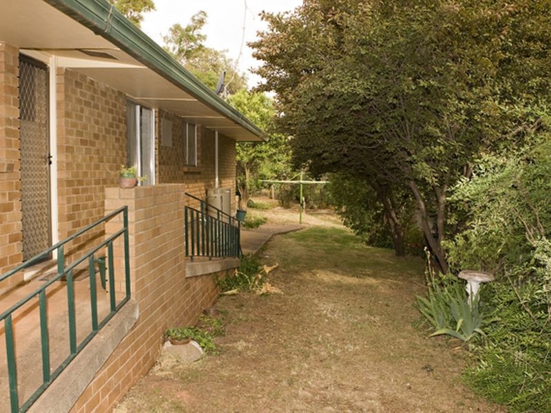 56 NASMYTH STREET, Young NSW 2594