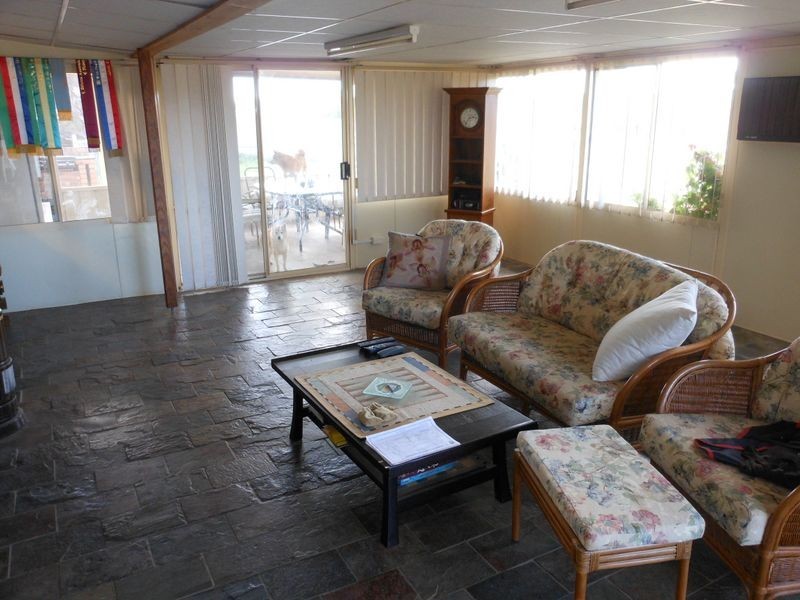 50 Watsons Rd, Young NSW 2594