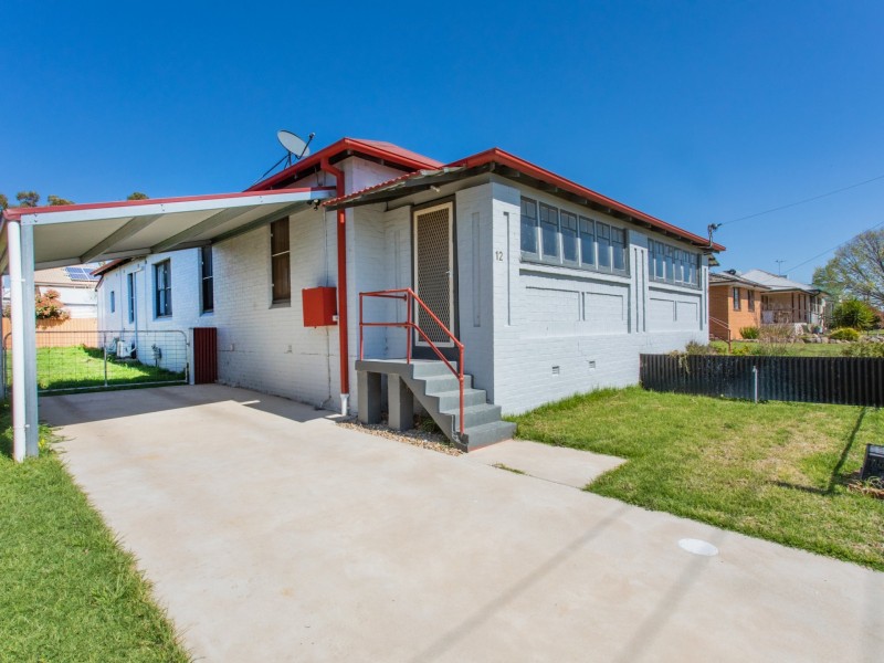 Room 1/12 Spring Street, Young NSW 2594