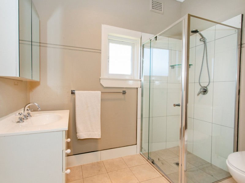 Room 1/12 Spring Street, Young NSW 2594