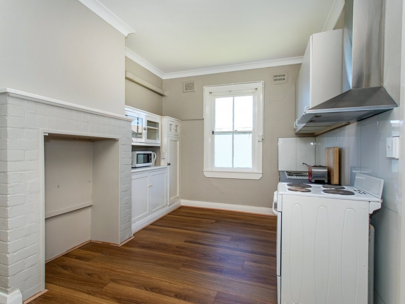 Room 1/12 Spring Street, Young NSW 2594