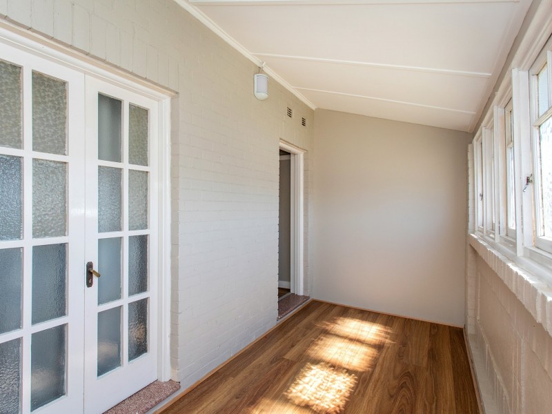 Room 1/12 Spring Street, Young NSW 2594