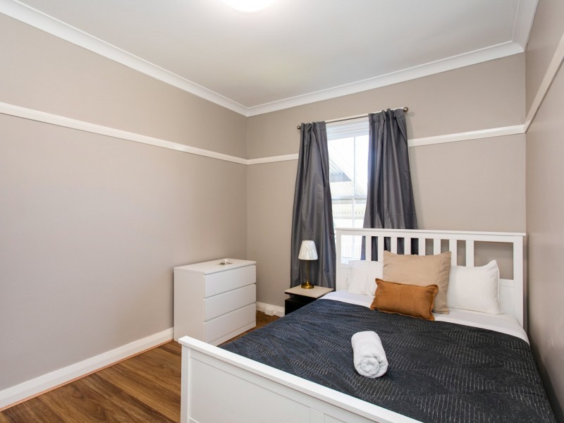 Room 2/12 Spring Street, Young NSW 2594