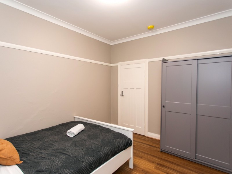 Room 2/12 Spring Street, Young NSW 2594