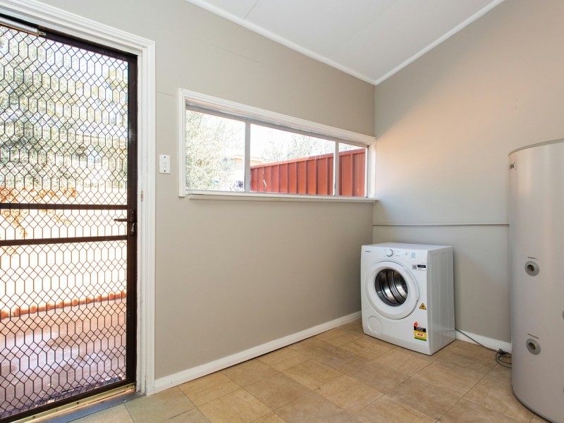 Unit 3/12 Spring Street, Young NSW 2594