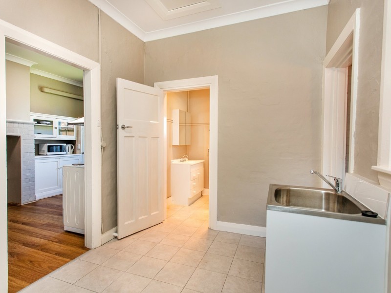 Unit 3/12 Spring Street, Young NSW 2594