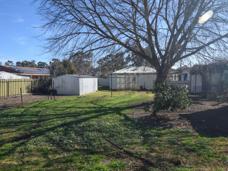 30 Binalong Street, Young NSW 2594