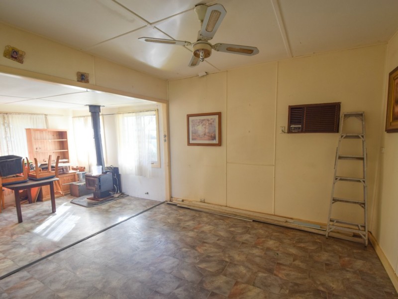 30 Binalong Street, Young NSW 2594