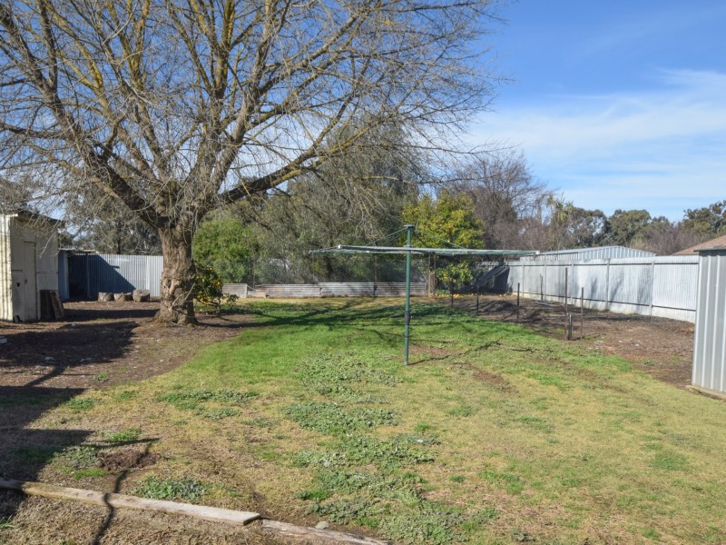 30 Binalong Street, Young NSW 2594