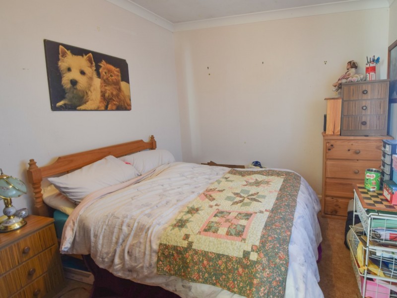 30 Binalong Street, Young NSW 2594