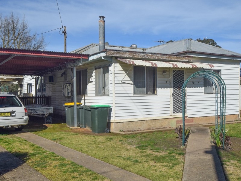 30 Binalong Street, Young NSW 2594