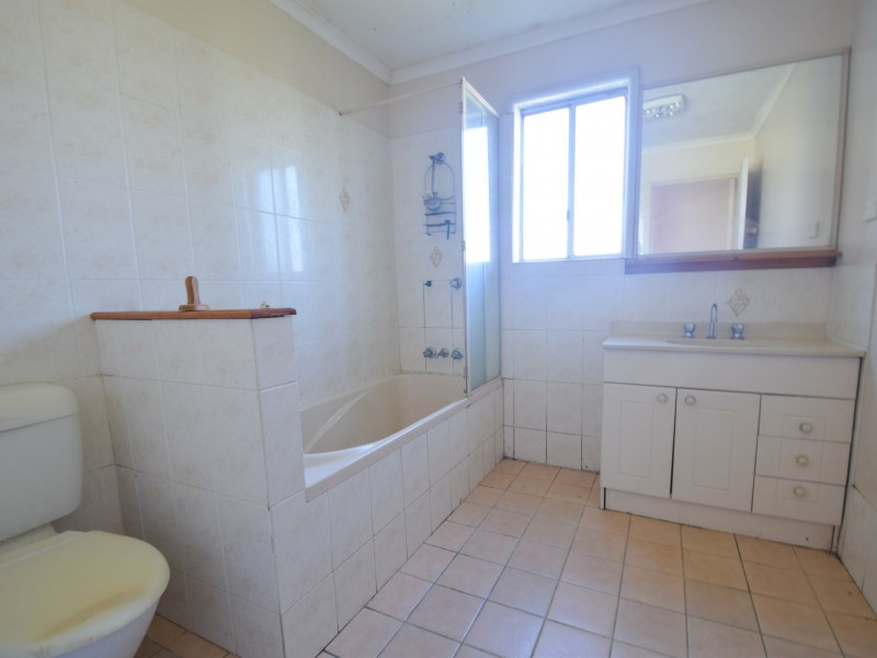 30 Binalong Street, Young NSW 2594