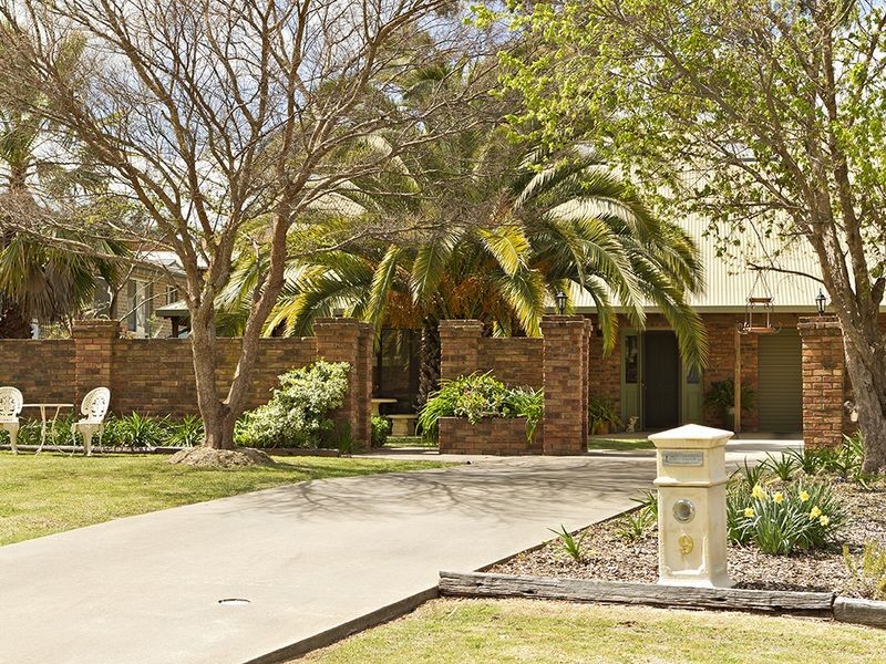 9 McNarry Place, Young NSW 2594