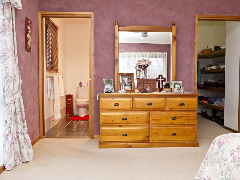 9 McNarry Place, Young NSW 2594