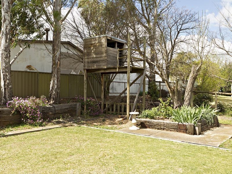 9 McNarry Place, Young NSW 2594