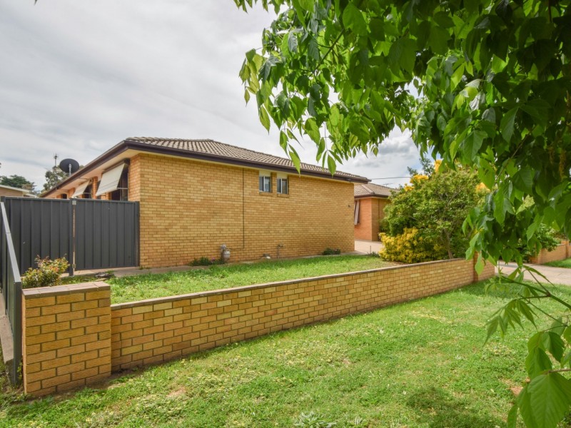 4/59 Brock Street, Young NSW 2594