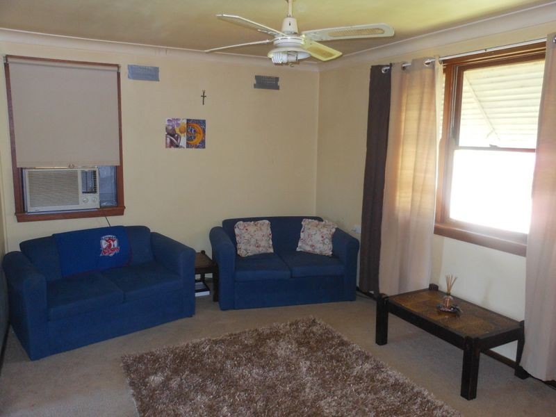 7 Clifton Street, Young NSW 2594