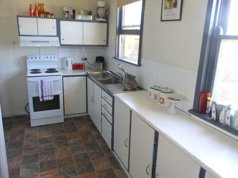 7 Clifton Street, Young NSW 2594