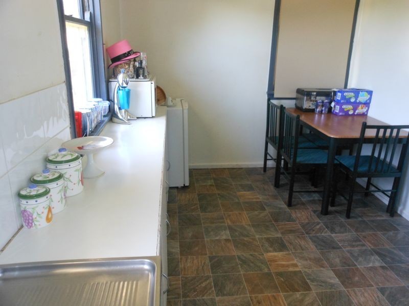 7 Clifton Street, Young NSW 2594