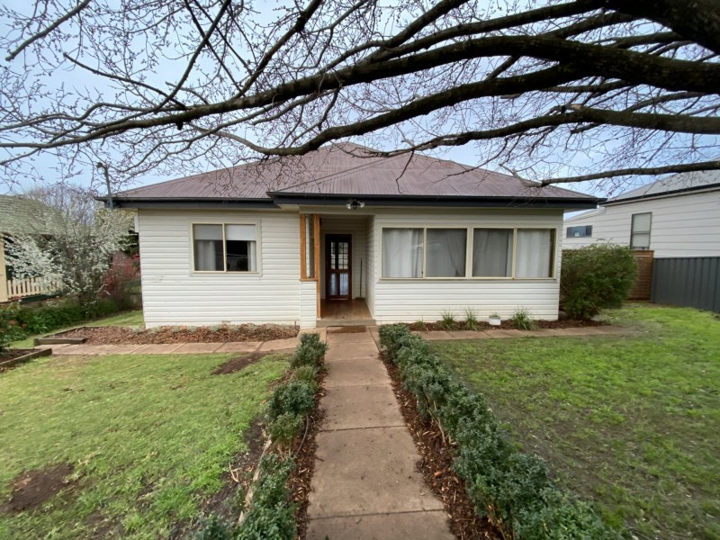 48 Yass Street, Young NSW 2594